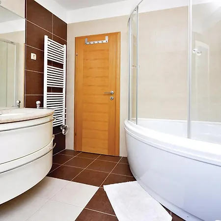 Апартаменты Villa 841 Каштела